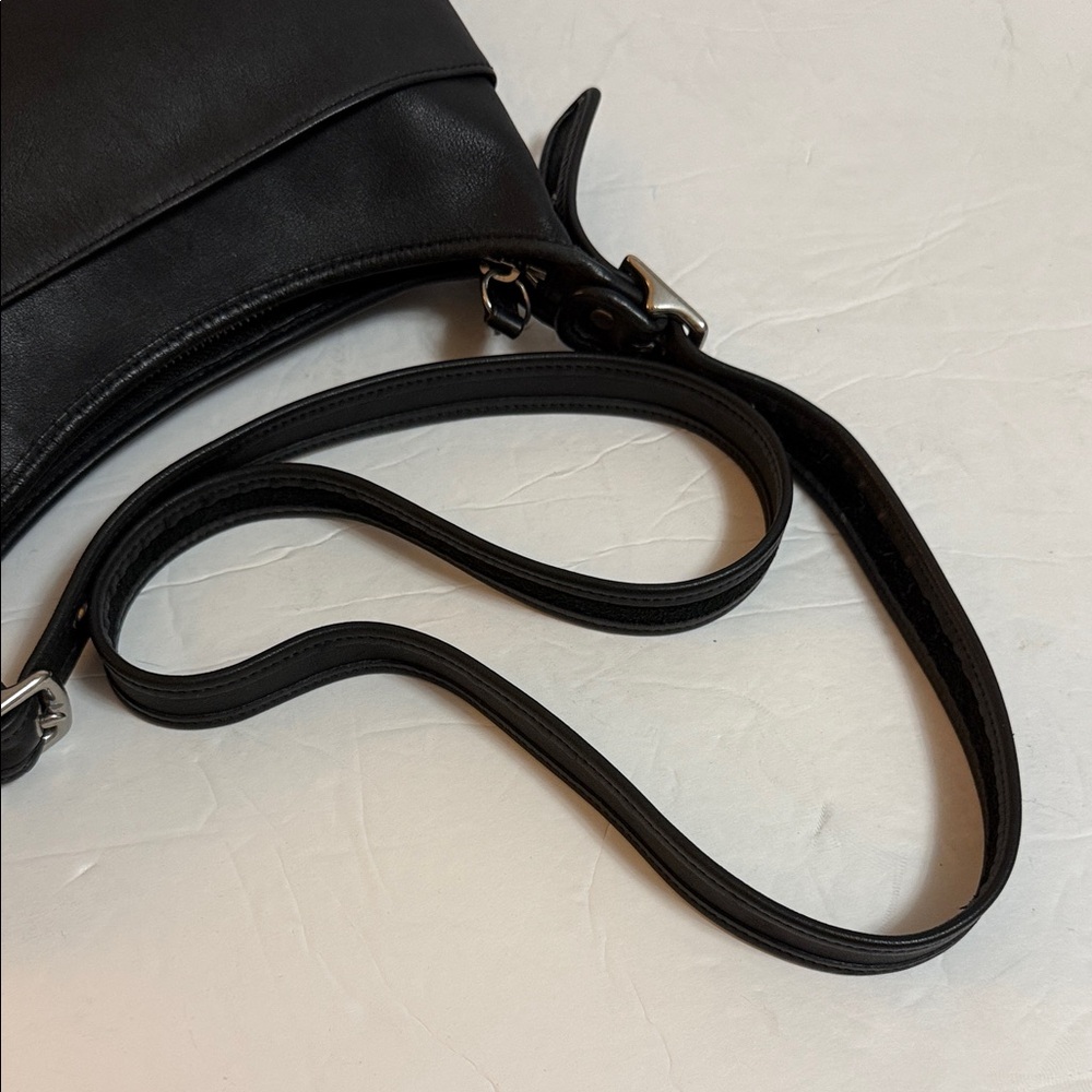 Coach Legacy Black Leather 9136 - Picture 6 of 11